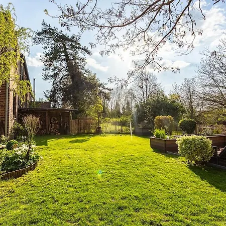 Le Jardin Luxuriant